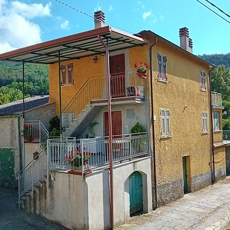 Agriturismo Ghirlanda Norma Rita Carrodano Inferiore Exterior foto
