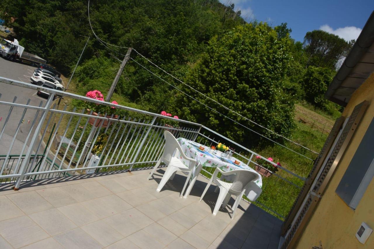 Agriturismo Ghirlanda Norma Rita Carrodano Inferiore Exterior foto